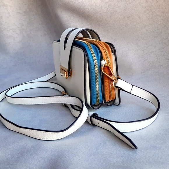 Sondra Roberts Cross Body - Picture 1 of 3